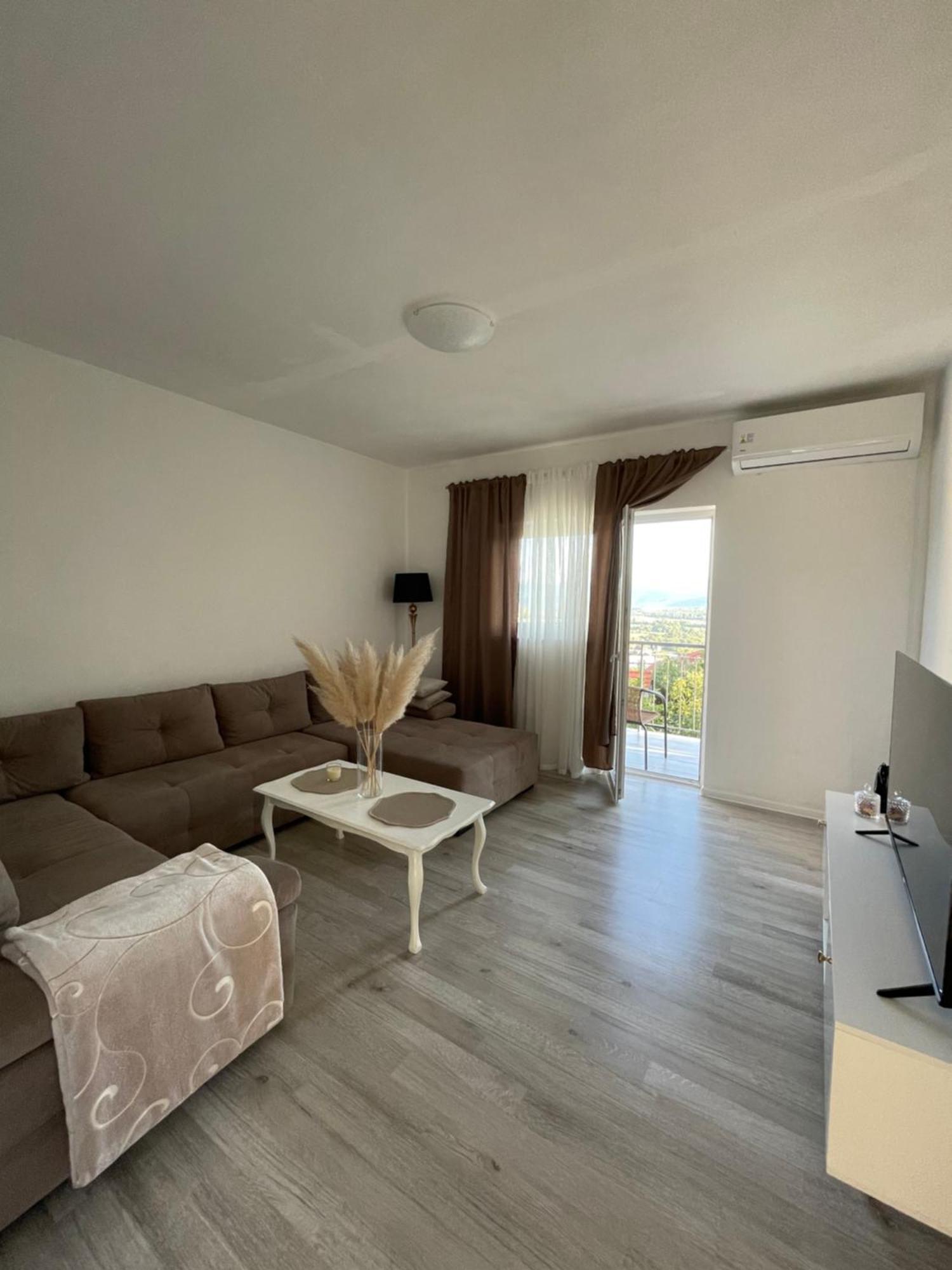 Ana Apartment *